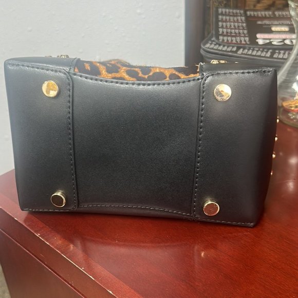 Michael Kors Cheetah Brand New with paper tags - Picture 2 of 6